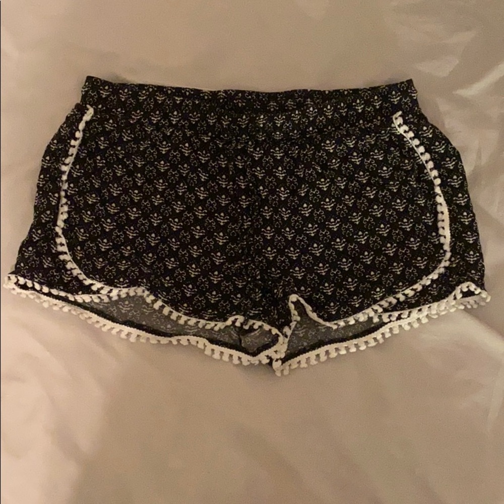 Pom Pom Flowy Shorts